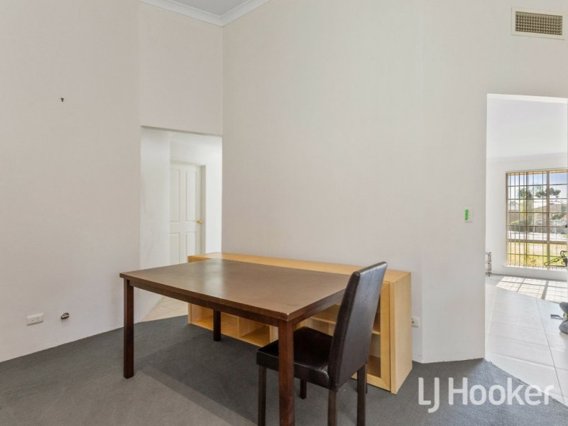 8 Diviney Court, Parkwood WA 6147