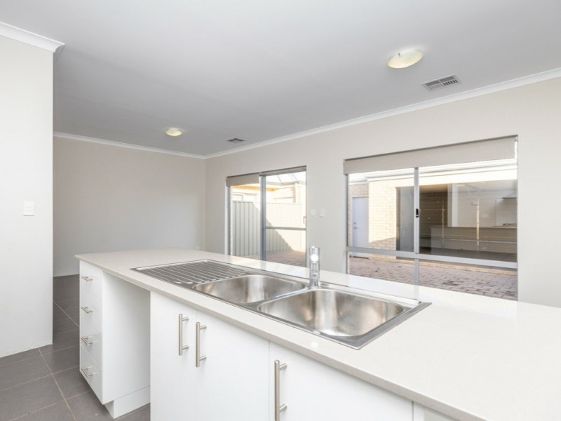 5 Geikie Glade, Wandi WA 6167