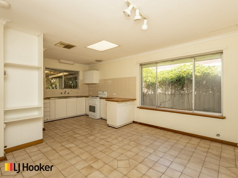 26 Vesta Crescent, Shelley WA 6148