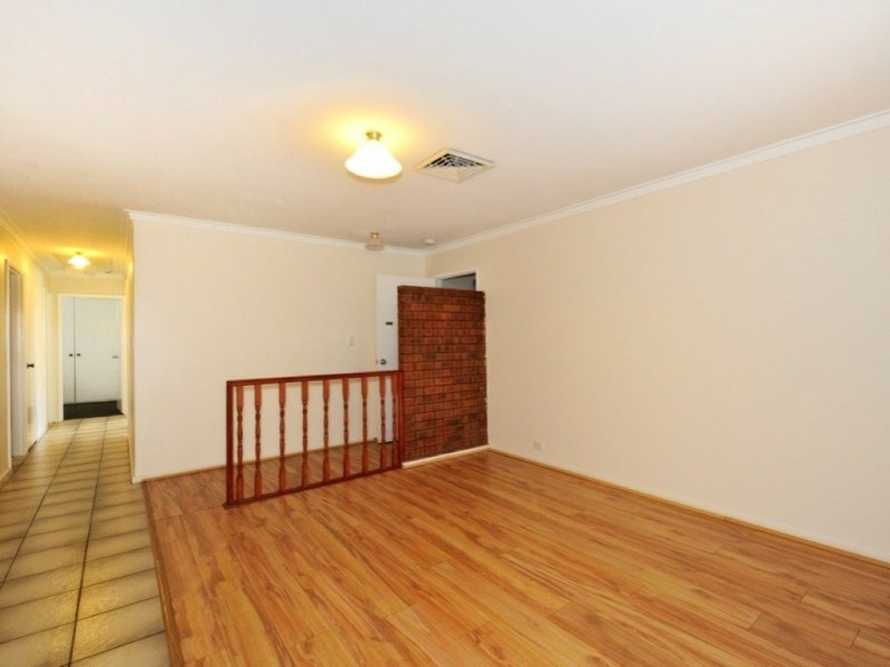 10 Stone Court, Bibra Lake WA 6163