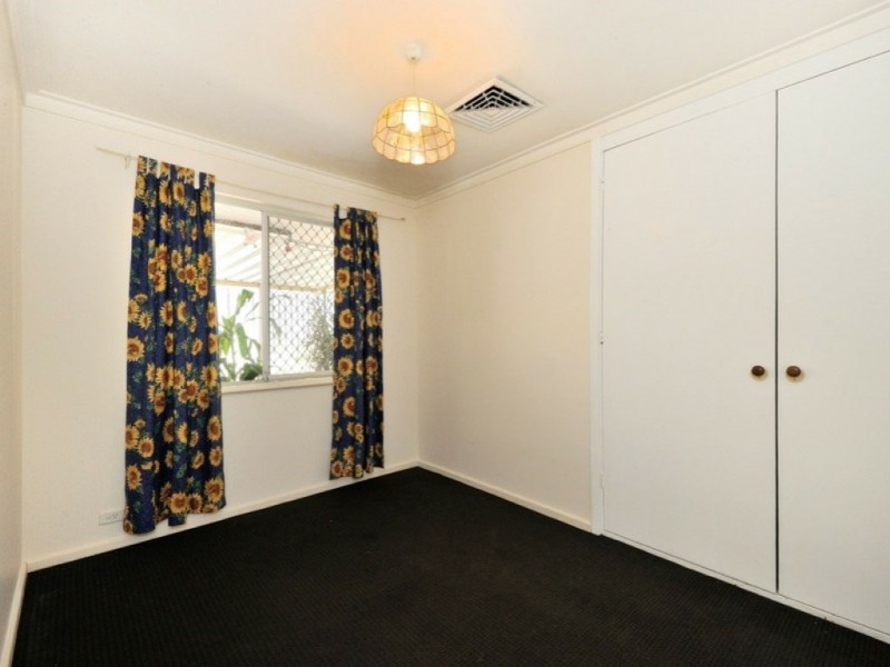 10 Stone Court, Bibra Lake WA 6163