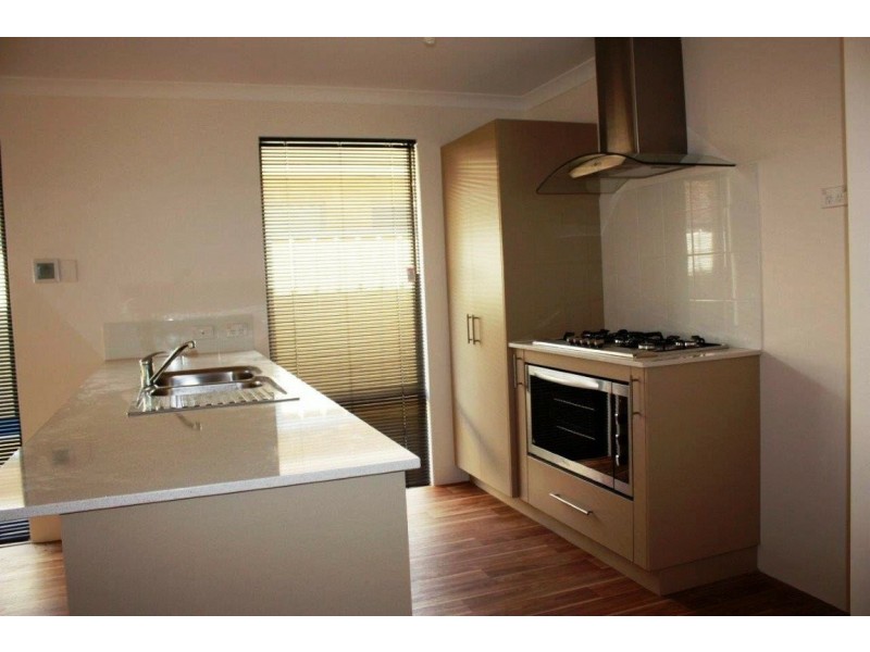 4 Biloxi Loop, Success WA 6164