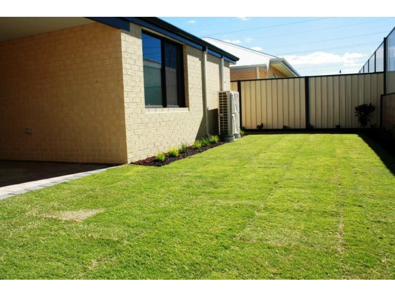 4 Biloxi Loop, Success WA 6164