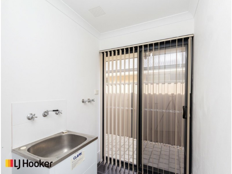 105 Monticello Parkway, Piara Waters WA 6112