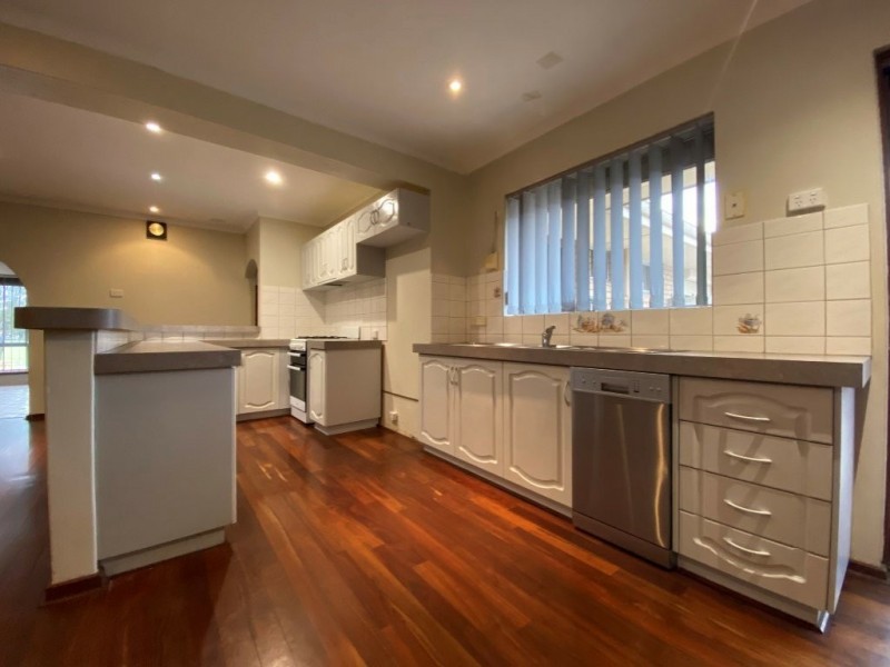 52 Sussex Street, Spearwood WA 6163