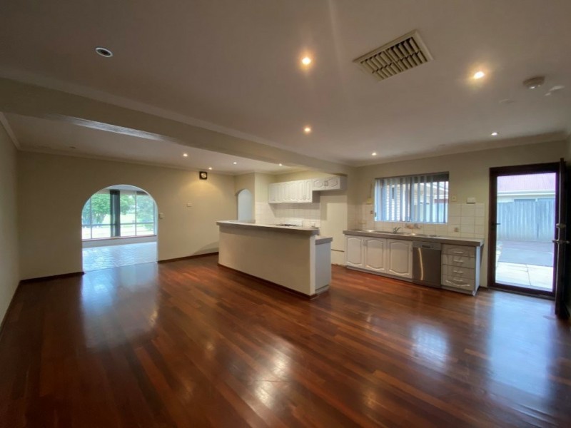 52 Sussex Street, Spearwood WA 6163