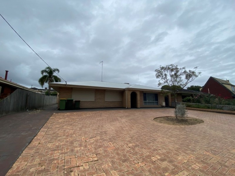 52 Sussex Street, Spearwood WA 6163