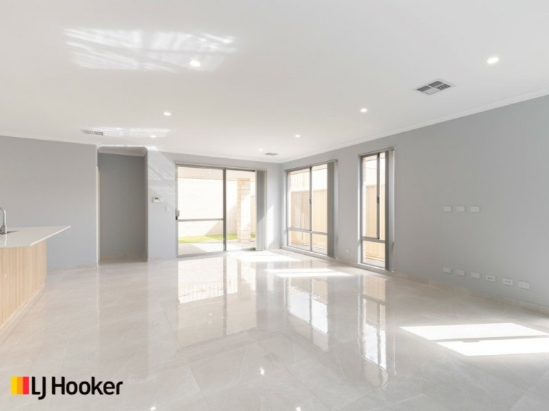 37 Lewisham Vista, Success WA 6164