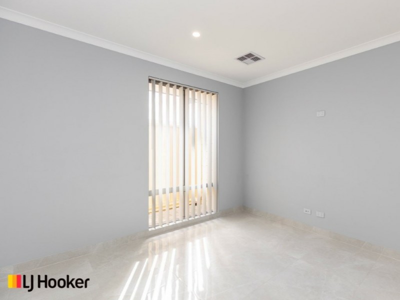 37 Lewisham Vista, Success WA 6164