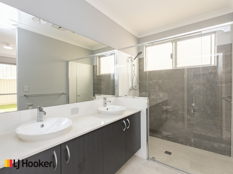 37 Lewisham Vista, Success WA 6164