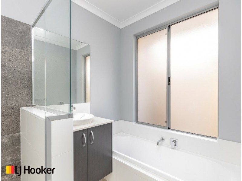 37 Lewisham Vista, Success WA 6164