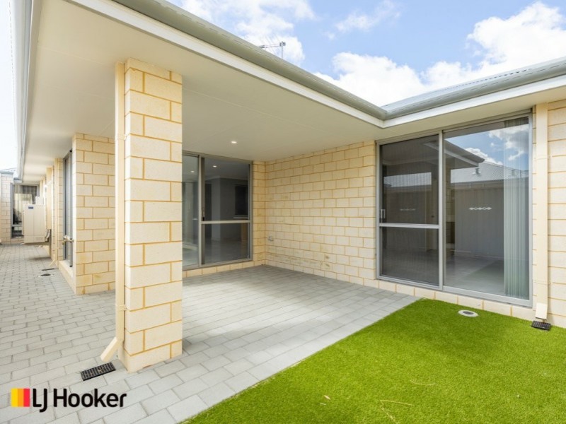 37 Lewisham Vista, Success WA 6164