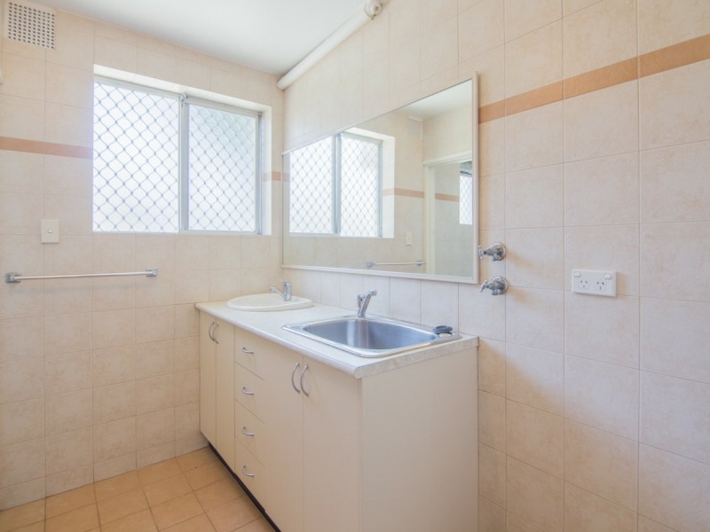 3/3 Acton Avenue, Bentley WA 6102