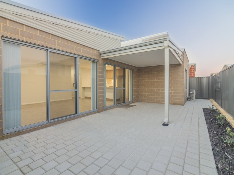 31 Emily Loop, Madeley WA 6065