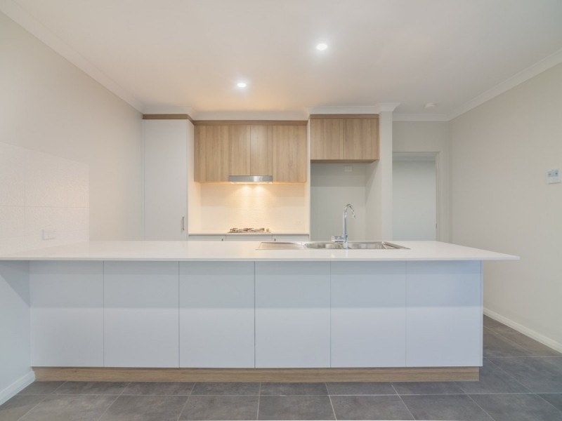 31 Emily Loop, Madeley WA 6065