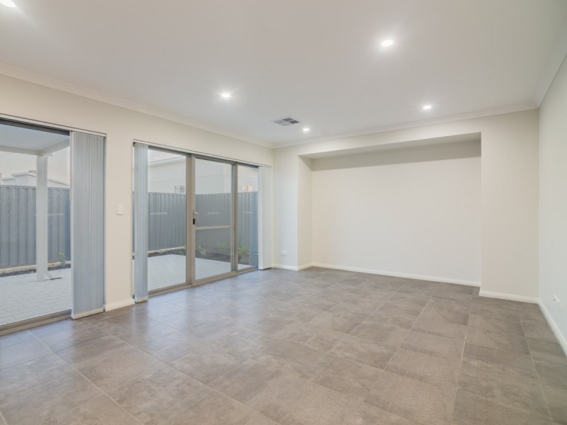 31 Emily Loop, Madeley WA 6065