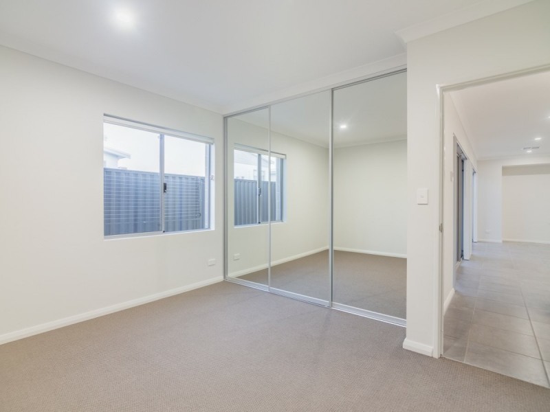 31 Emily Loop, Madeley WA 6065