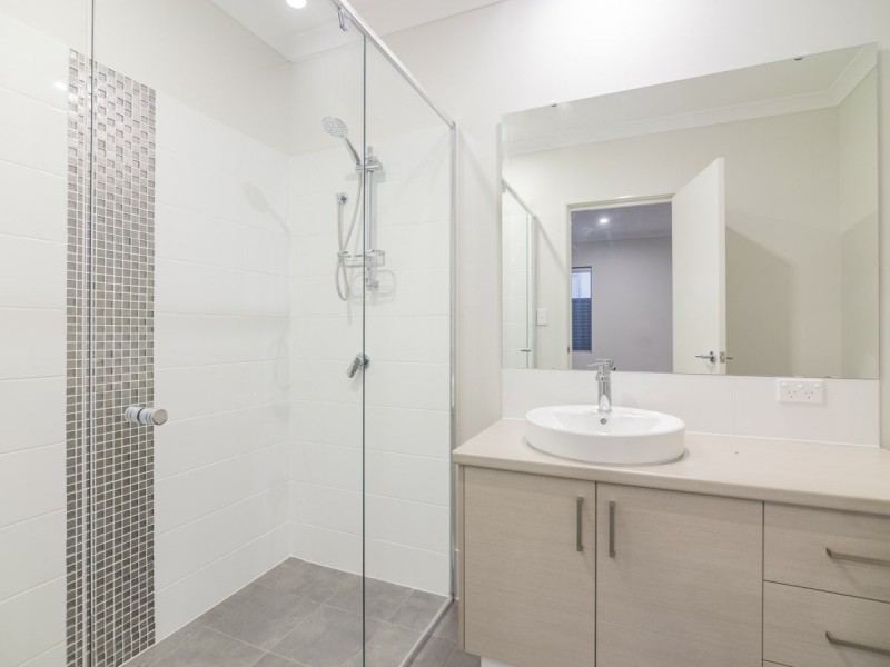 31 Emily Loop, Madeley WA 6065