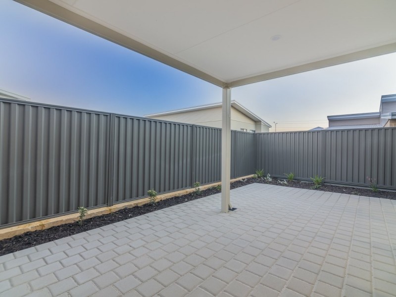 31 Emily Loop, Madeley WA 6065