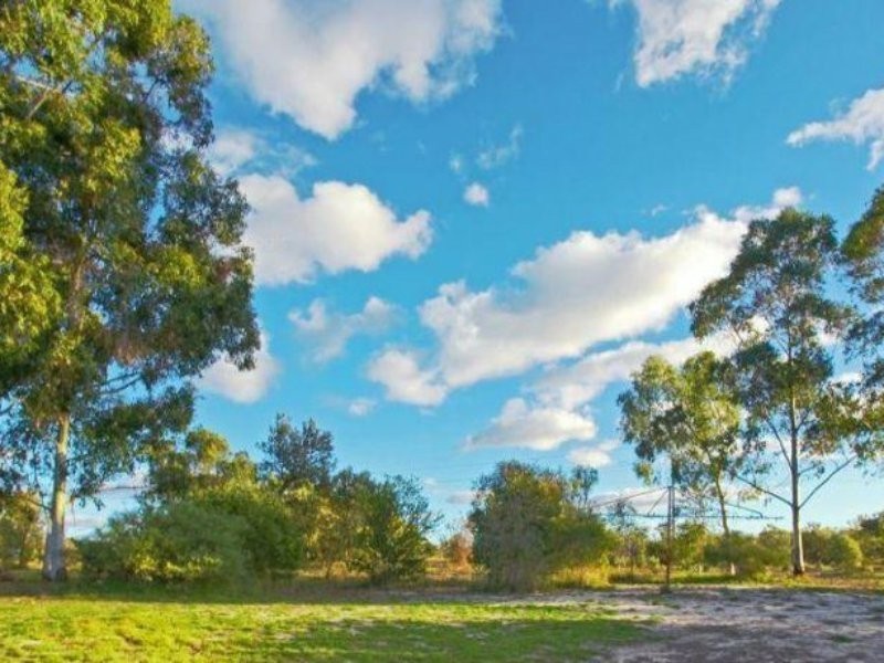 498 Rowley Road, Oakford WA 6121
