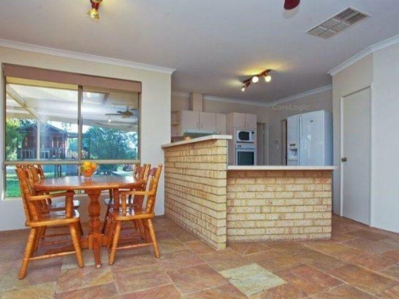 498 Rowley Road, Oakford WA 6121