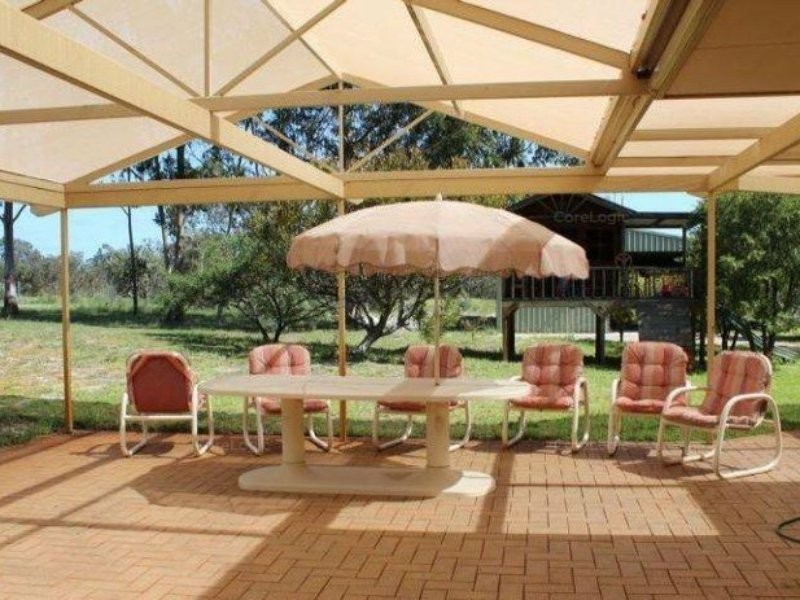 498 Rowley Road, Oakford WA 6121