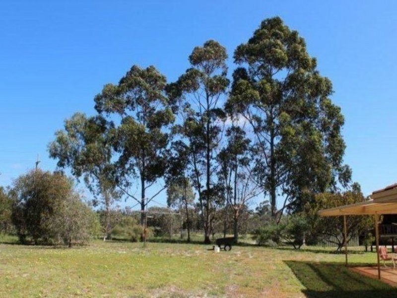 498 Rowley Road, Oakford WA 6121