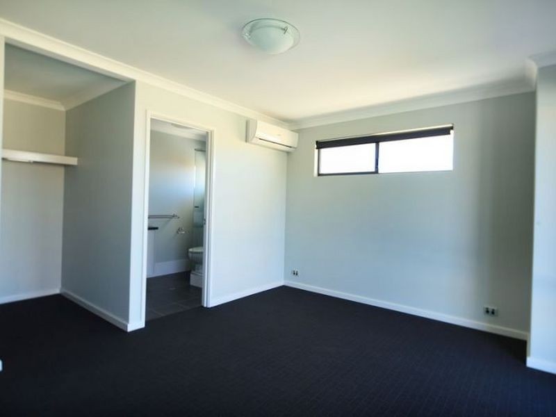 7 Oakes Way, Hammond Park WA 6164