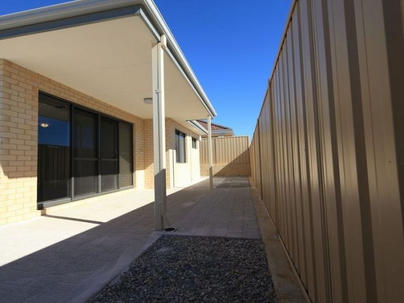 7 Oakes Way, Hammond Park WA 6164