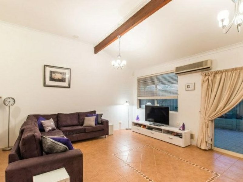 37 Turnbury Park Drive, Jandakot WA 6164