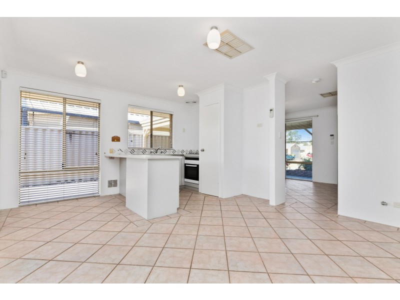 5a Bangalow Place, South Lake WA 6164