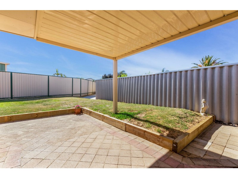 5a Bangalow Place, South Lake WA 6164