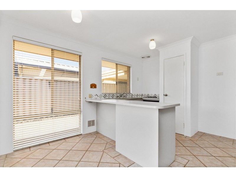 5a Bangalow Place, South Lake WA 6164