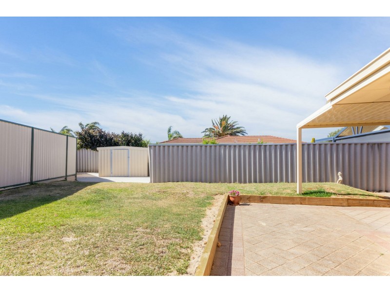 5a Bangalow Place, South Lake WA 6164