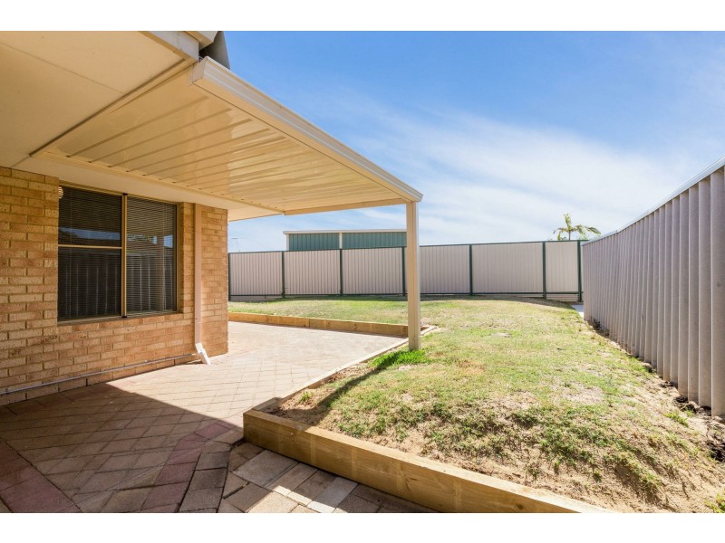 5a Bangalow Place, South Lake WA 6164