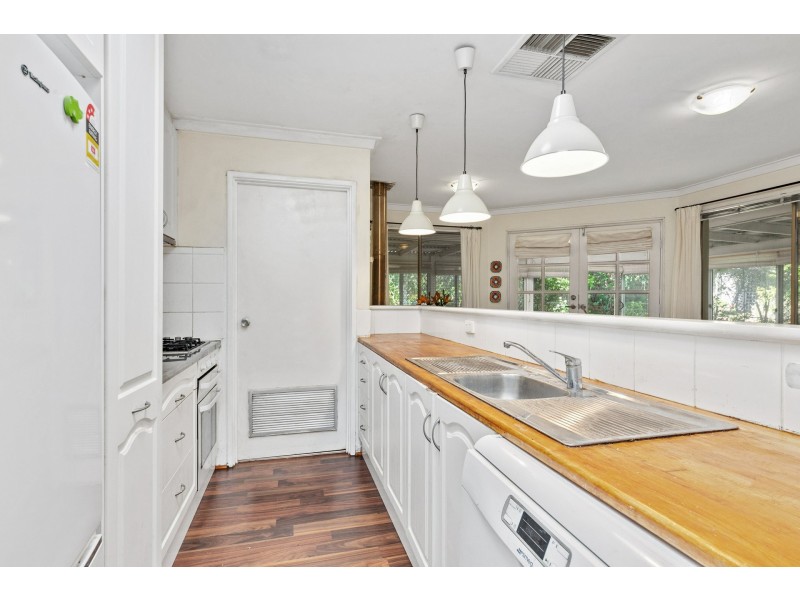 6 Pond Place, South Lake WA 6164