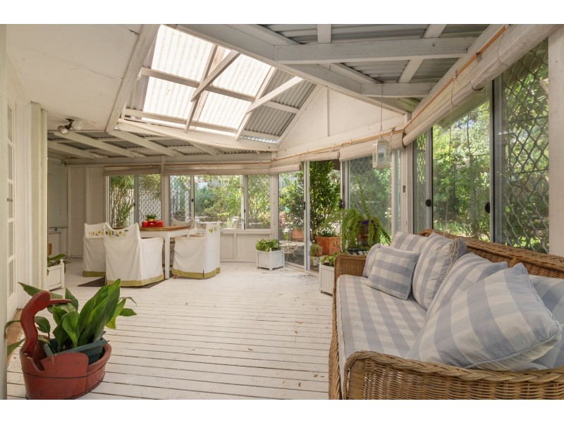 6 Pond Place, South Lake WA 6164