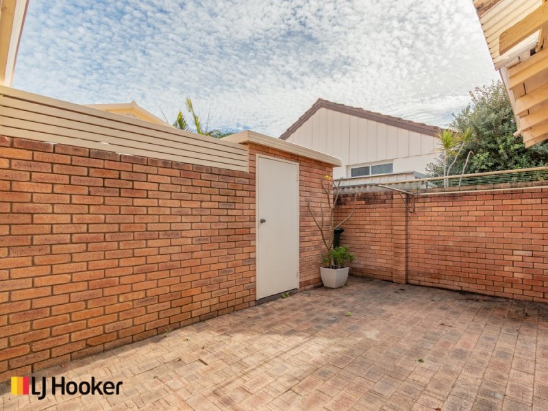 Unit 4/60 Saunders Street, Como WA 6152