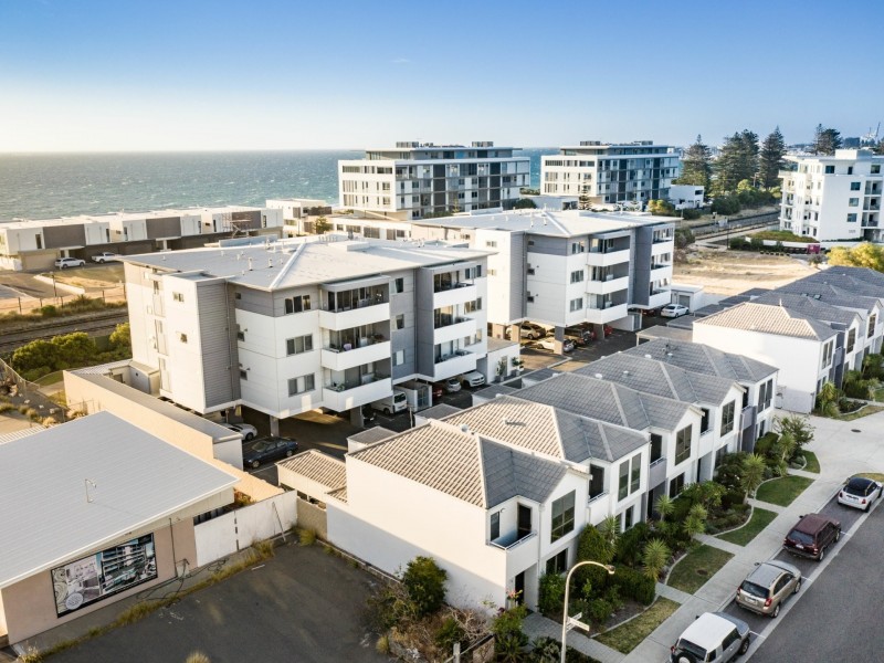 Unit 13/25 O’Connor Close, North Coogee WA 6163