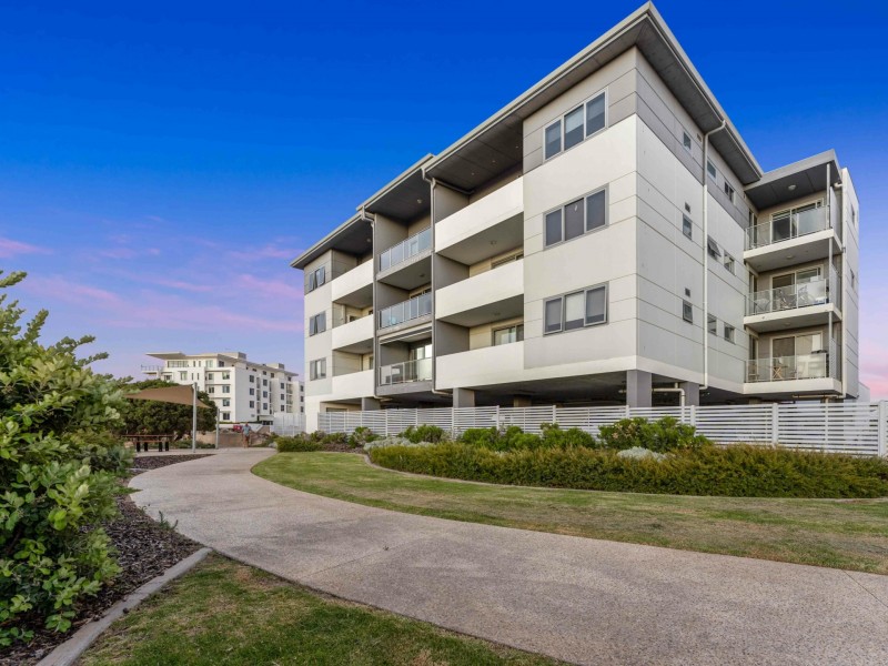 Unit 13/25 O’Connor Close, North Coogee WA 6163
