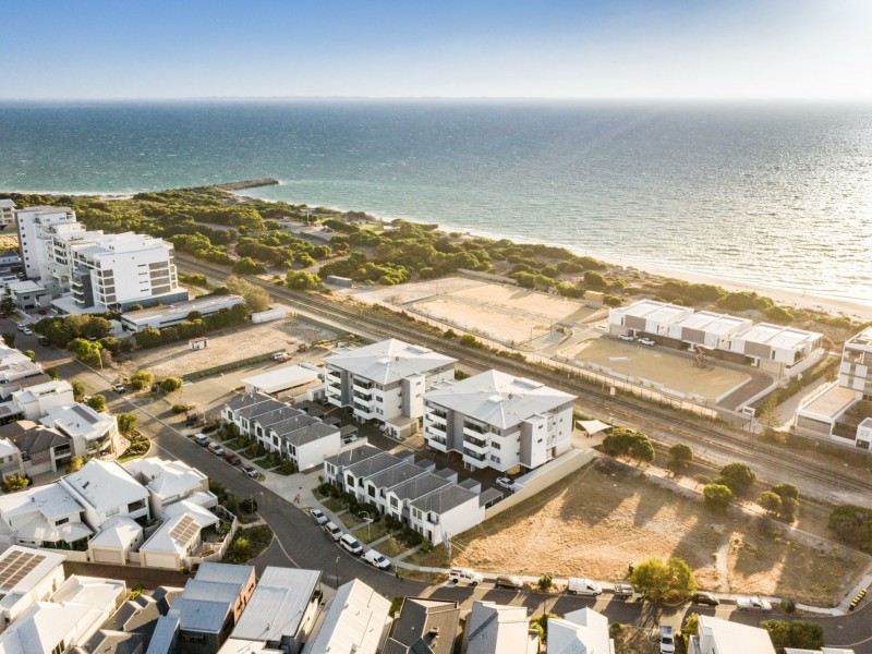 Unit 13/25 O’Connor Close, North Coogee WA 6163