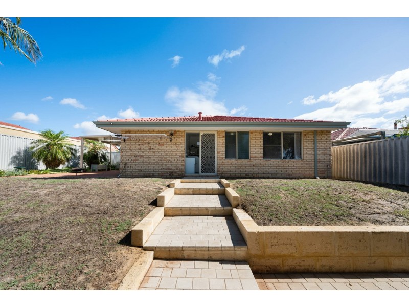 6 Poinsettia Grove, South Lake WA 6164
