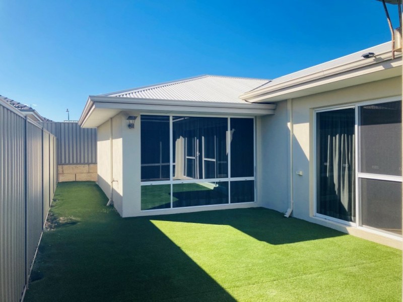 16 Hearst Link, Piara Waters WA 6112