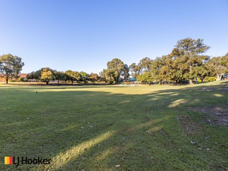 68 Calley Drive, Leeming WA 6149