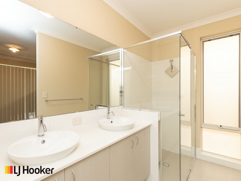 25 Lewisham Vista, Success WA 6164