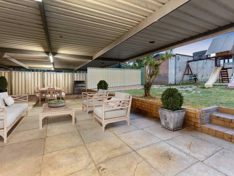 11 Berrigan Drive, South Lake WA 6164