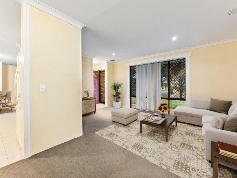 11 Berrigan Drive, South Lake WA 6164