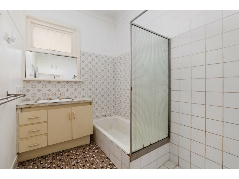 8A Veronica Street, Riverton WA 6148