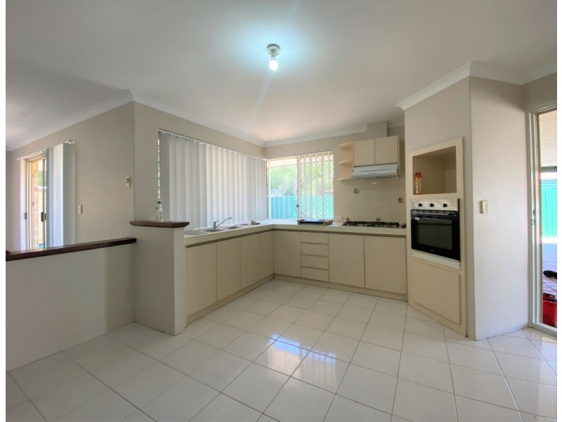 1/9 Callan Close, Waterford WA 6152