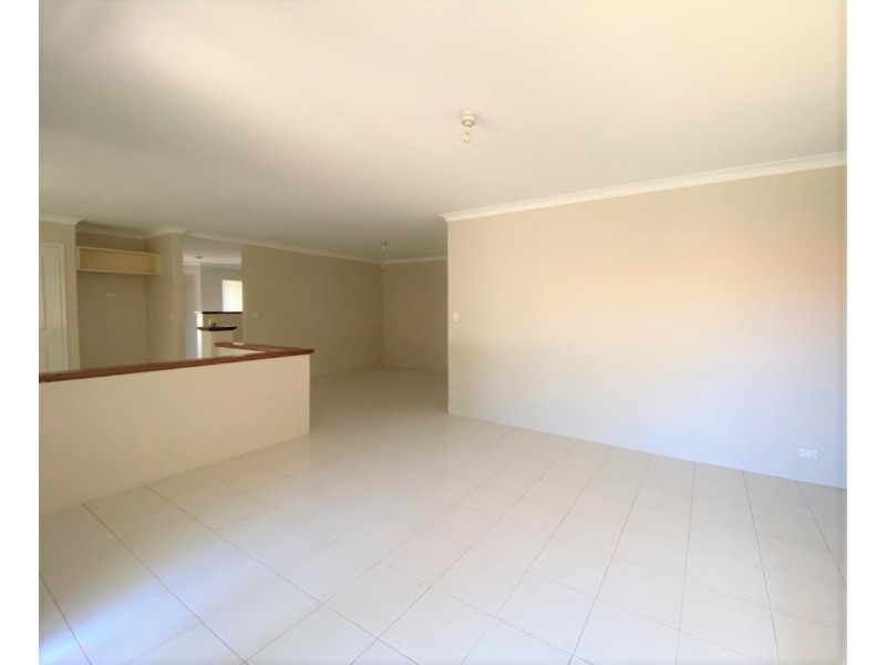 1/9 Callan Close, Waterford WA 6152